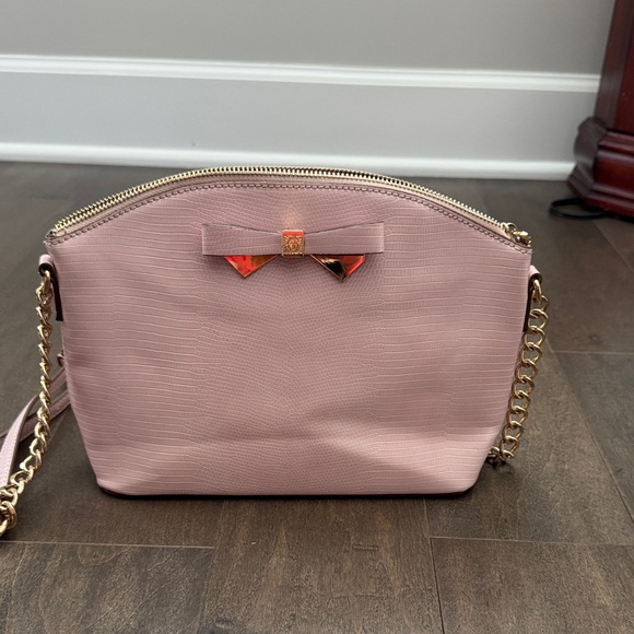 Anne Klein Pink Crossbody Bag with Gold Chain - Picture 1 of 9